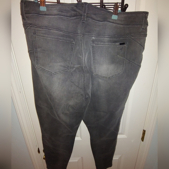 NWOT Plus Size Melissa McCarthy Seven7 Gray Welt Pocket Pencil Jeans - Size 20W - Picture 6 of 11
